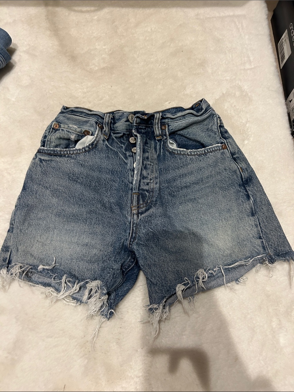 Agolde Distressed High-Rise Raw Hem Denim Shorts - Light Blue size 24